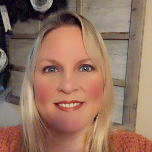 Meet your Posher, Brandi - Picture 1 of 1